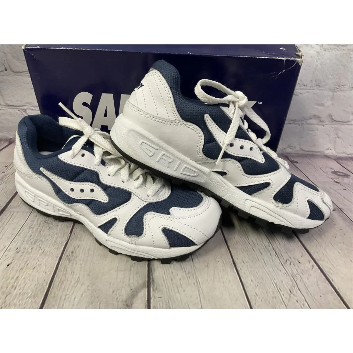 Saucony shoes - White 1