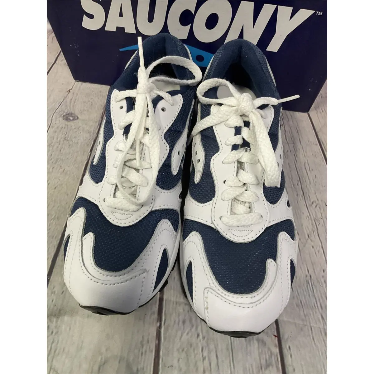 Saucony shoes - White 3