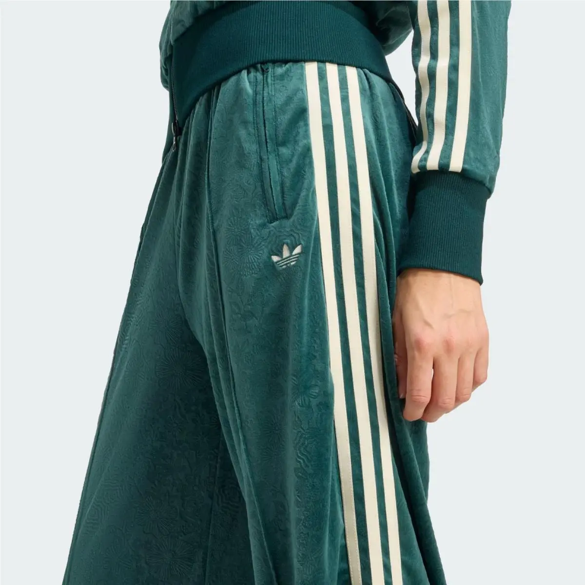 Adidas clothing - JW5268 - JW5268 - Aurora Ivy 7