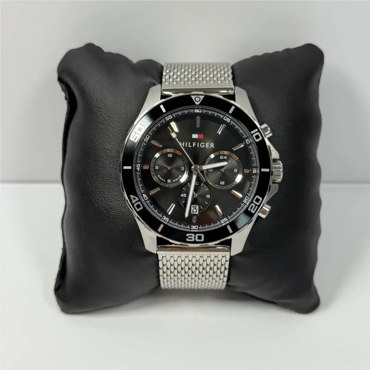 Tommy Hilfiger Jordan 1792092 Black Dial Silver Mesh Bracelet Men s Watch