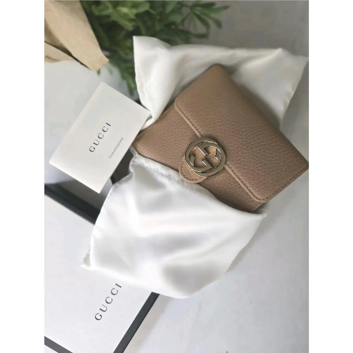 Gucci Bifold Women Wallet Interlocking G Leather Beige Leather Beige