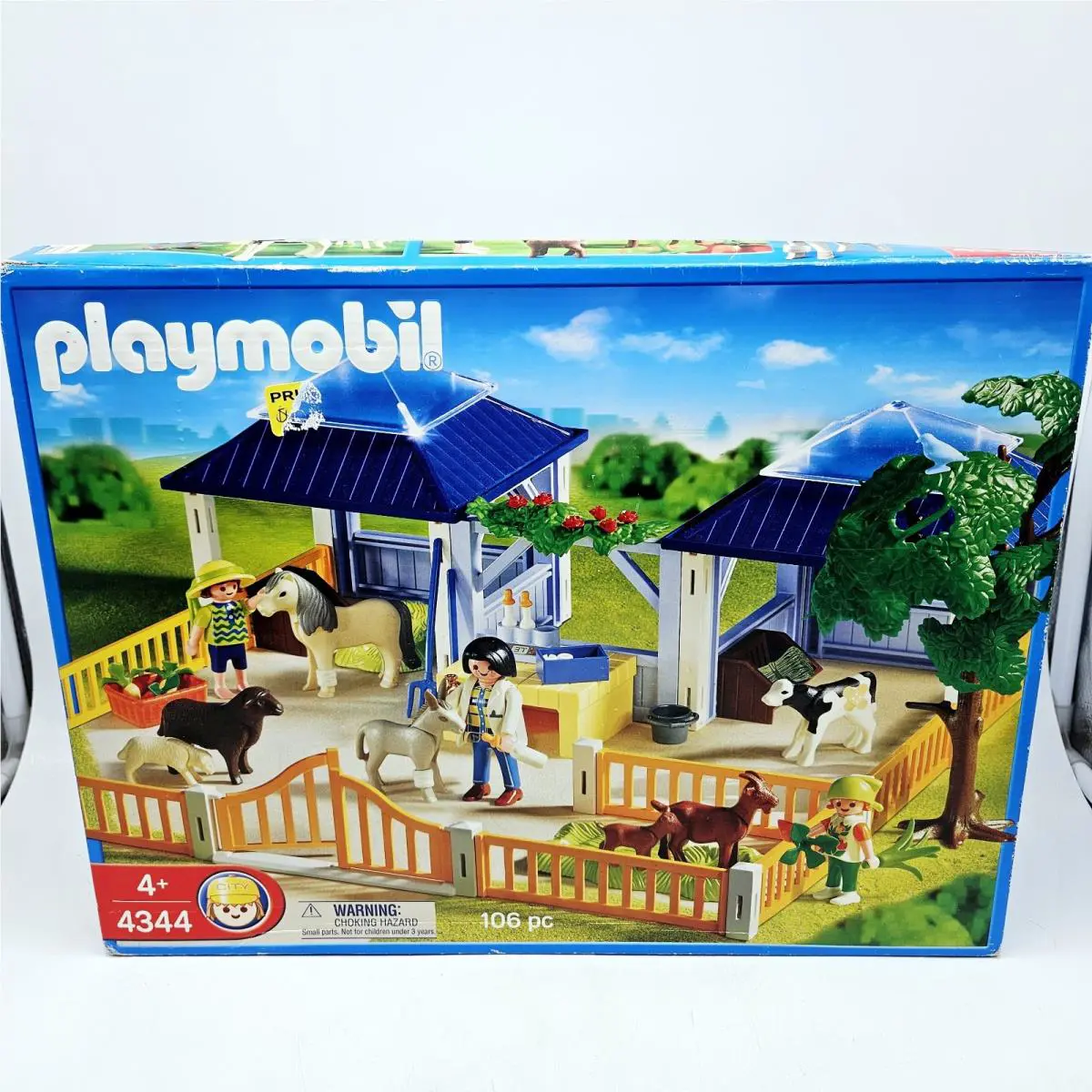Playmobil 4344 Animal Nursery Wildlife Veterinary Clinic Playset