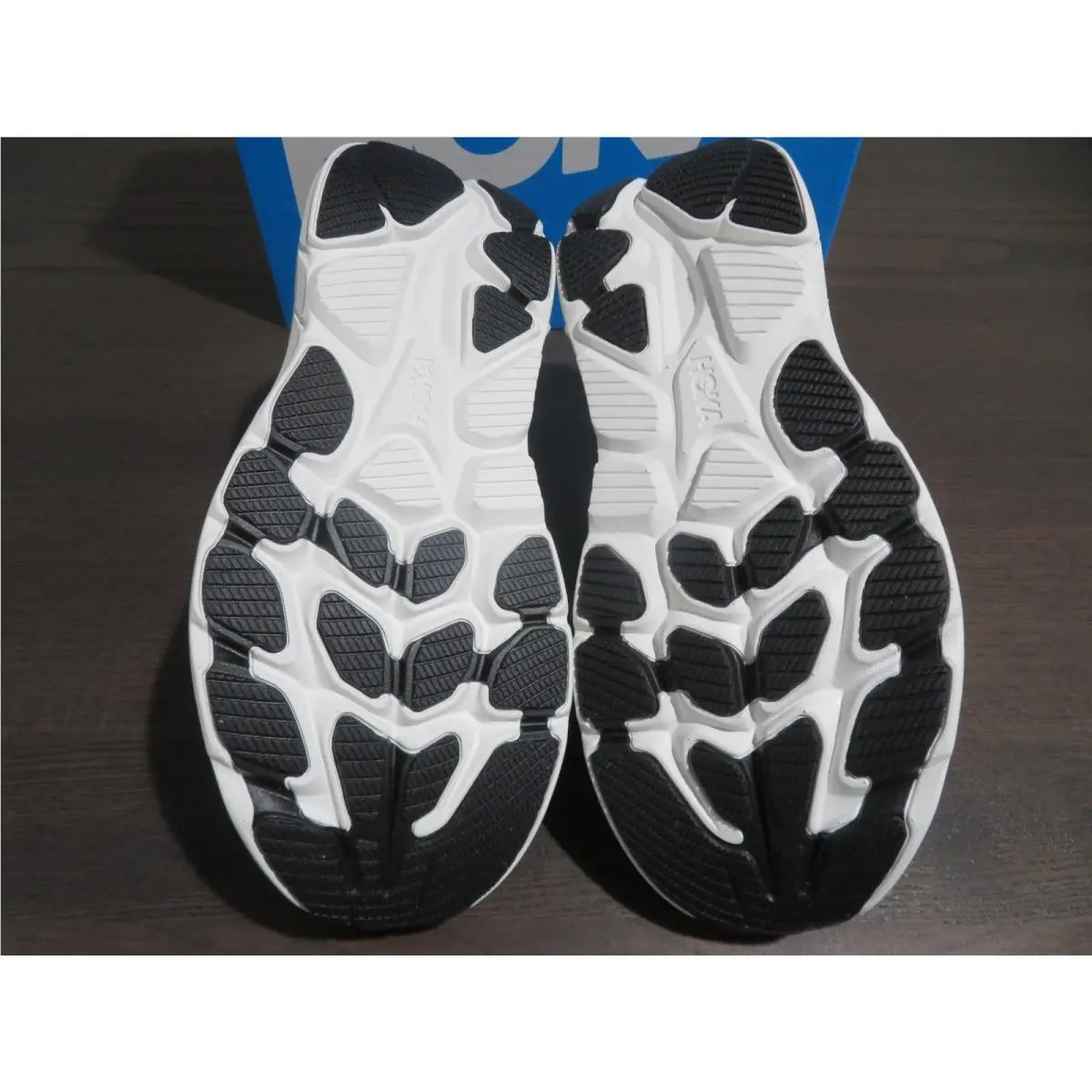 Hoka shoes - Hoka One One Clifton 10 - Black 6