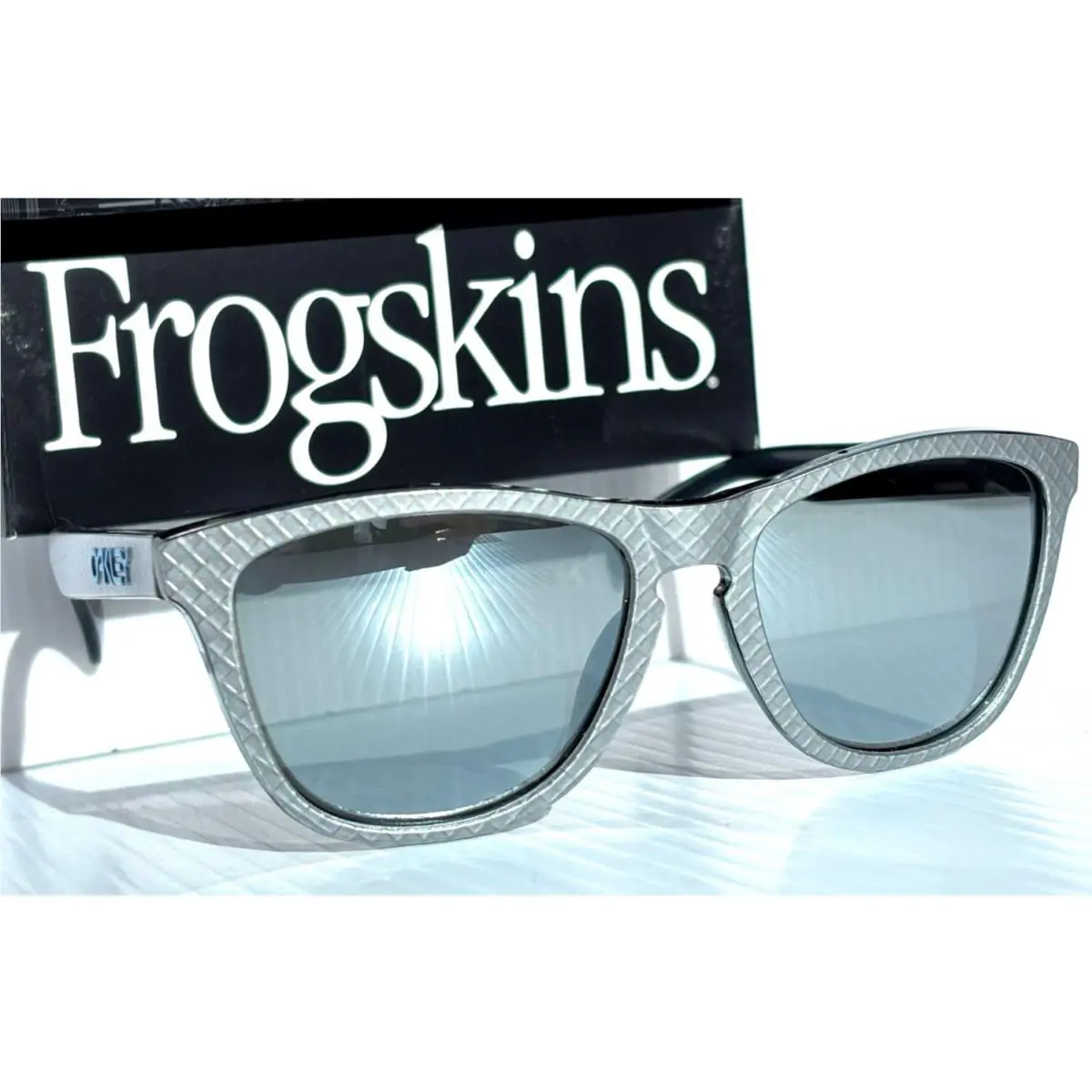 Oakley Frogskins Silver Checkbox Polarized Galaxy Gold Sunglass 9245-59