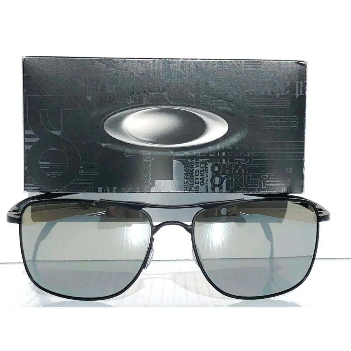 Gauge 8 62mm Matte Black Polarized Galaxy Chrome Mirror Sunglass 4124 by Oakley