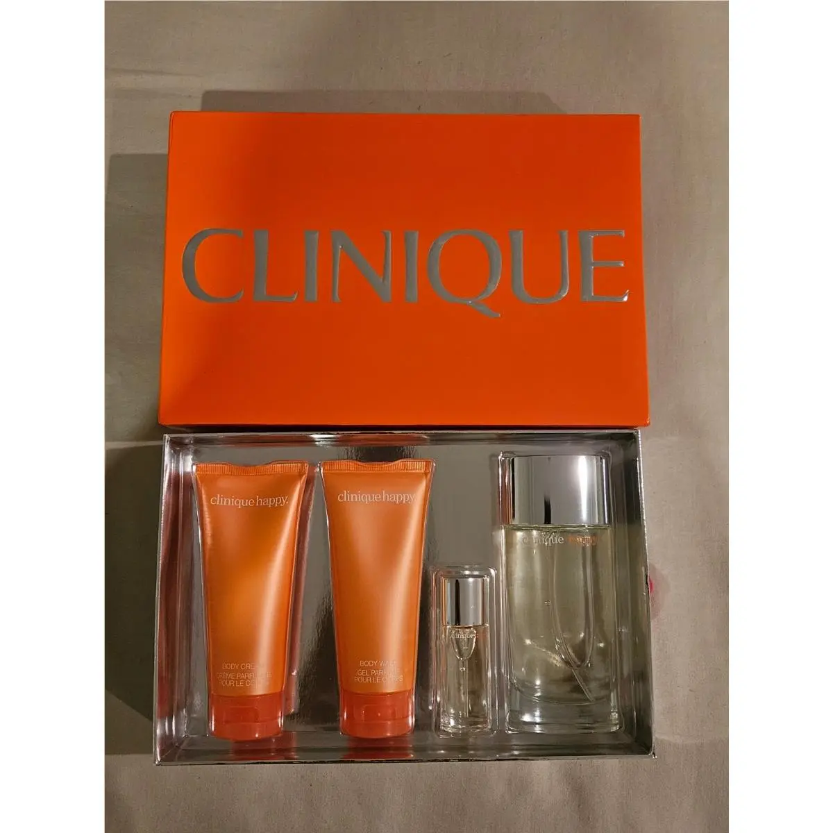 Clinique Absolutely Happy 4 Pcs Set 3.4oz Edp/body Cream/Wash/.24oz Edp