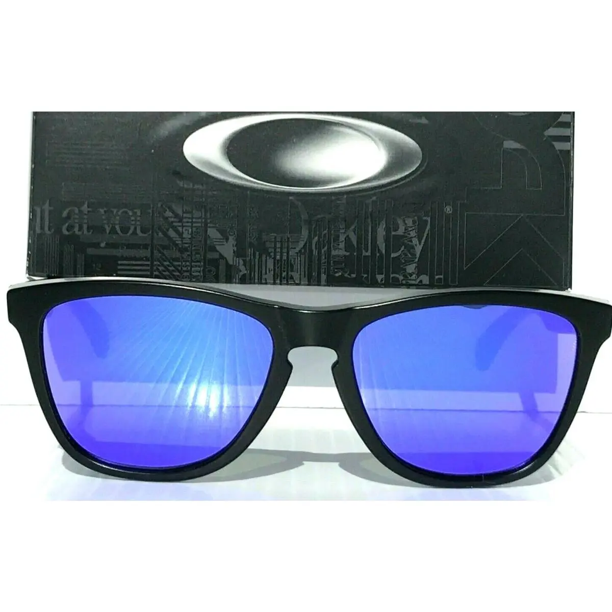 Oakley Frogskins Black Matte w Polarized Galaxy Violet Lens Sunglass 9013