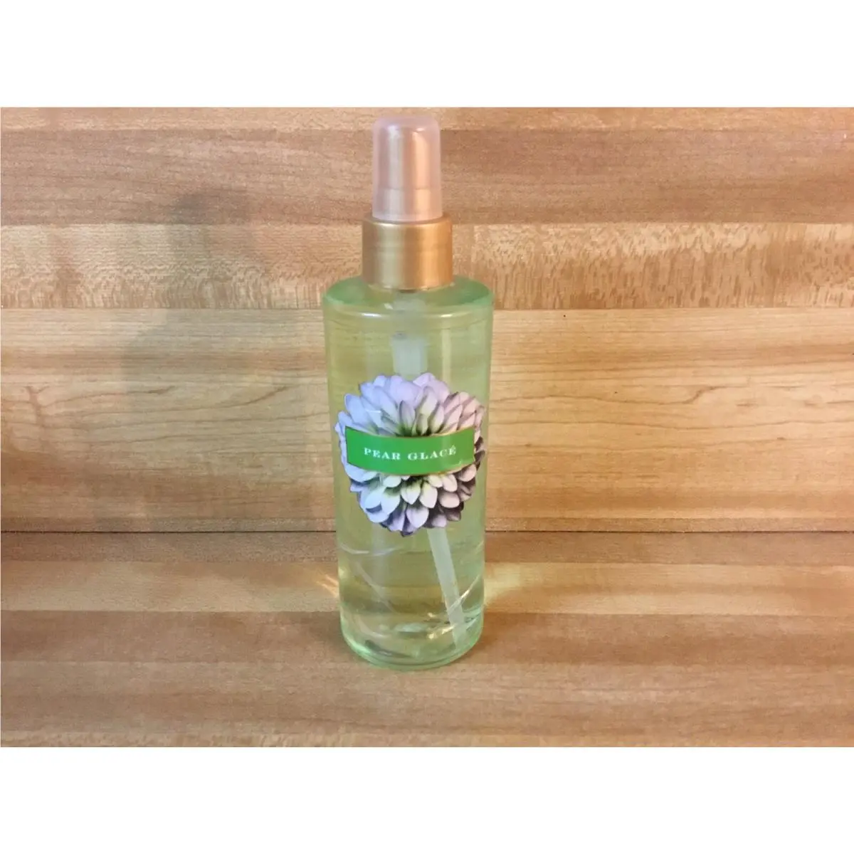 Victoria`s Secret Garden Pear Glace Refreshing Body Mist 8.4 fl