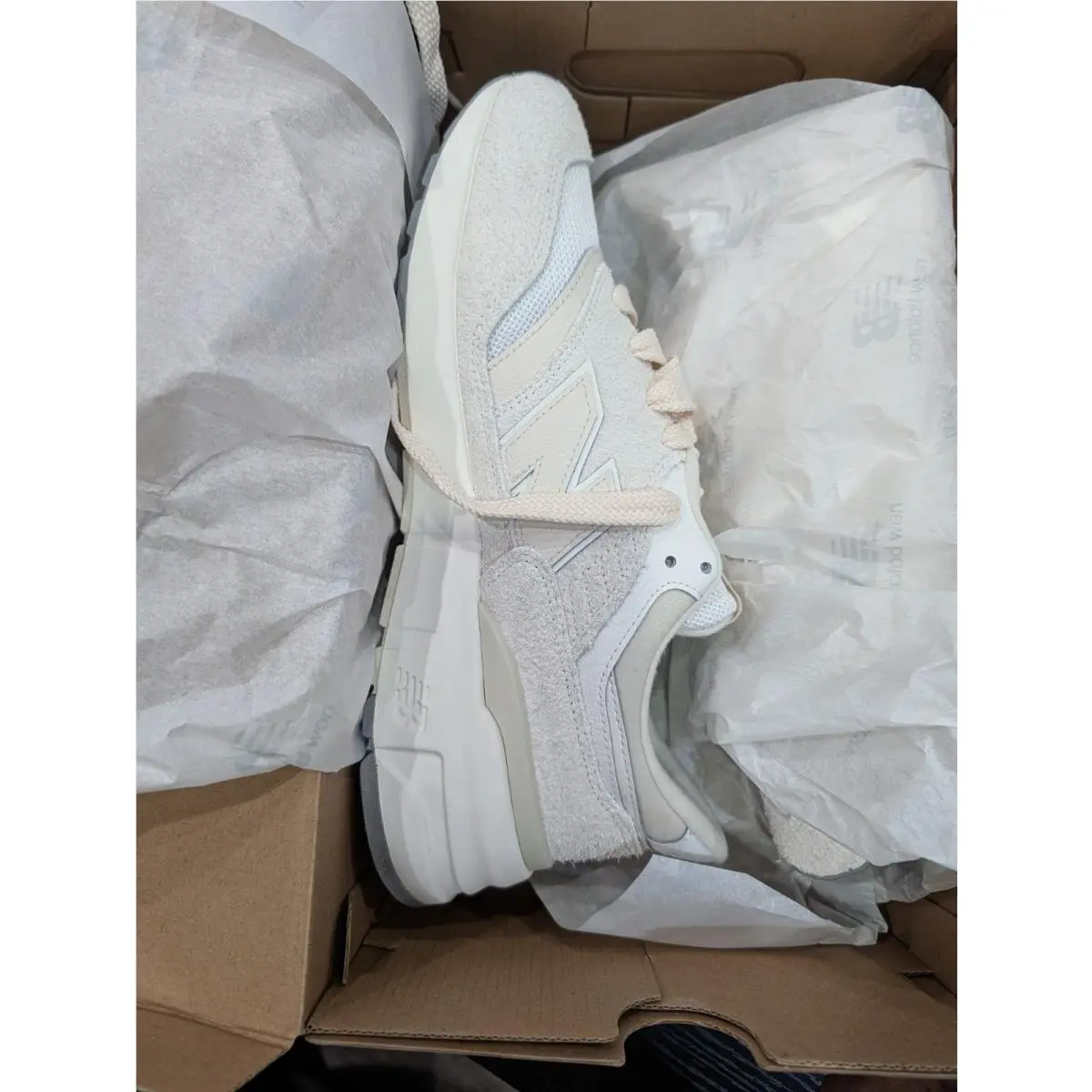 New Balance 997R Size 8.5 Men/10 Women White Brown U997REH