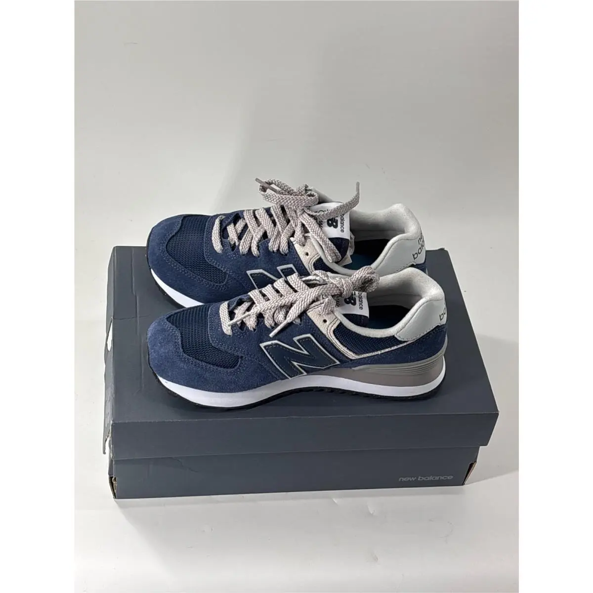 New Balance Women`s 574 Core Sneaker Size 6.5