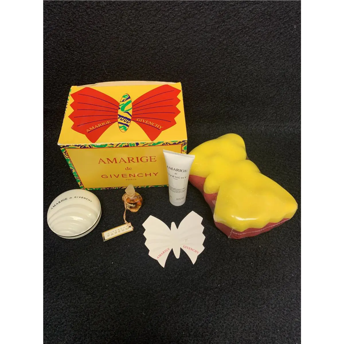 Amarige De Givenchy Bathtime Butterfly Gift Set: Soap Gelee Sponge .125oz Edt