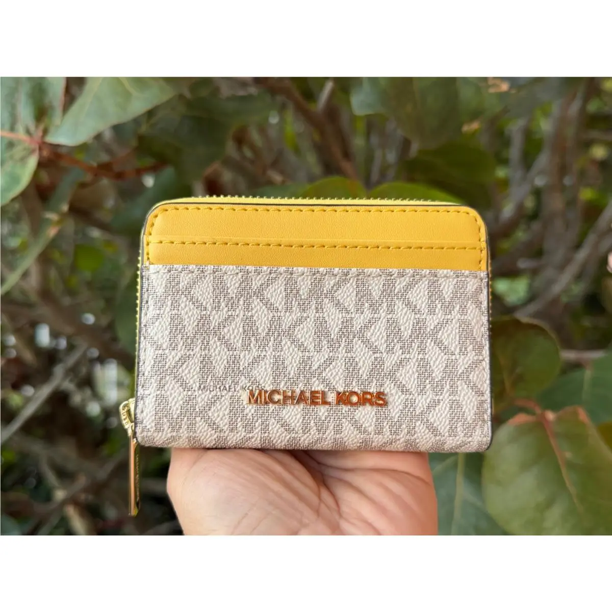 Jet Set Travel Zip Around Card Case Wallet MK Vanilla/Daffodil by Michael Kors