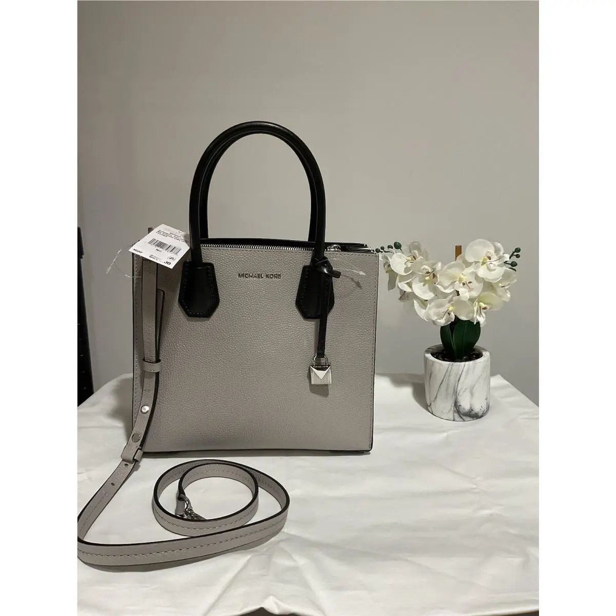 Michael Kors Mercer MD 30T9SM9T6T Acrdion Convertible Tote Grey White Black