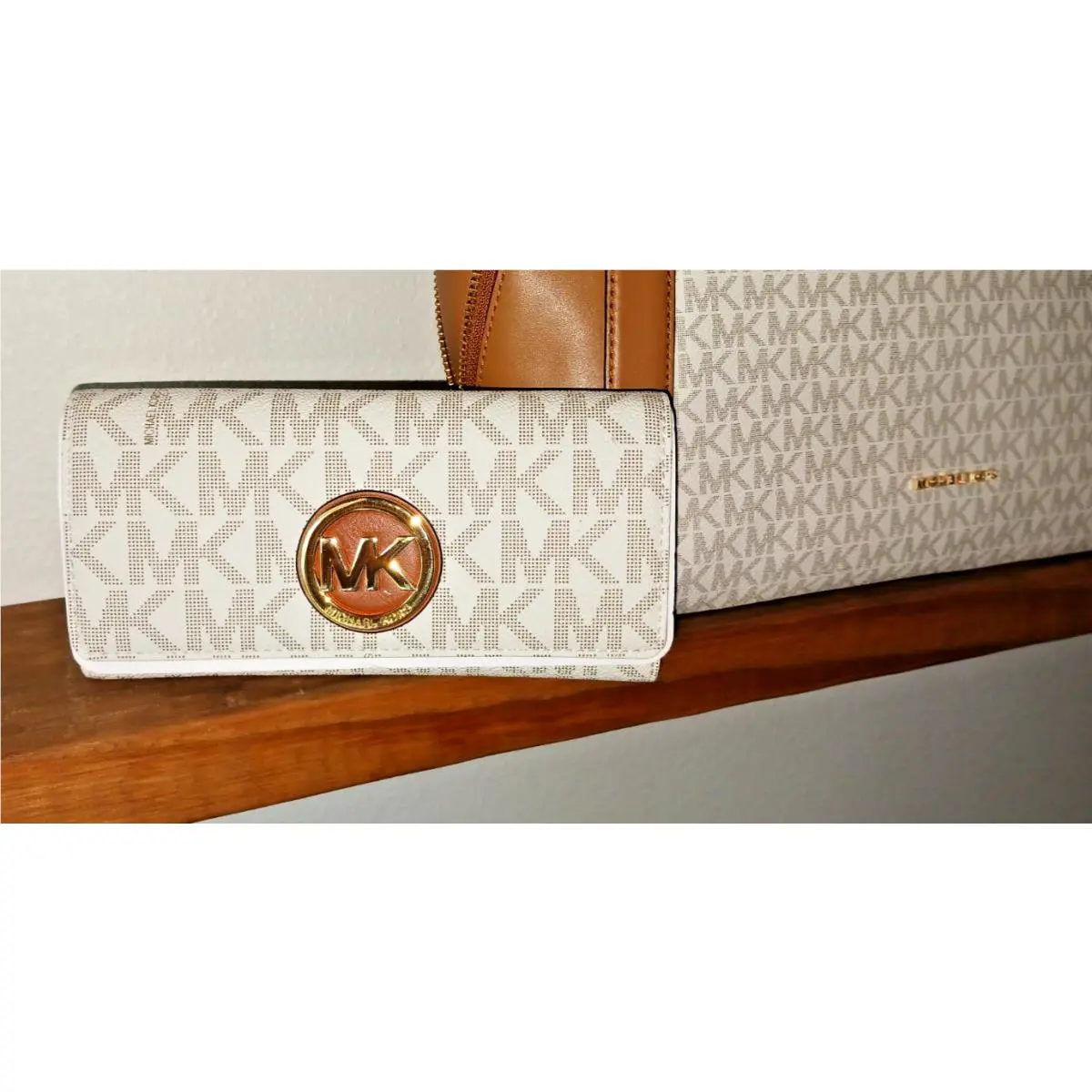 Michael Kors Women`s Fulton White Vanilla MK Signature LG Carryall Wallet