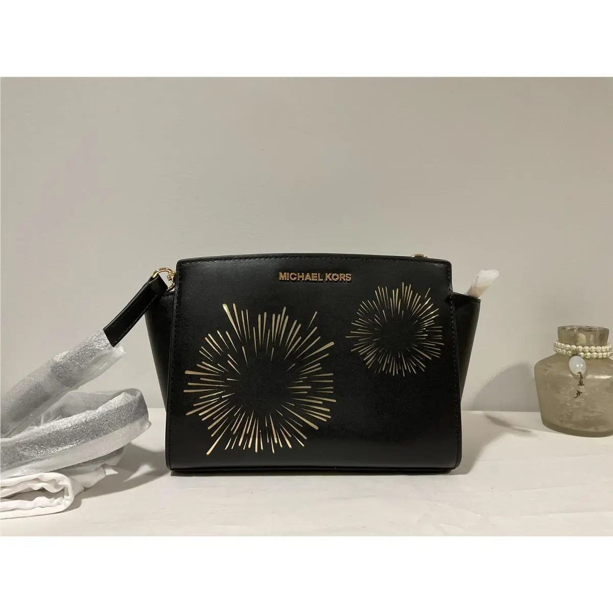 Michael Kors Selma Medium Messenger Crossbody Shoulder Black Gold Sparkes