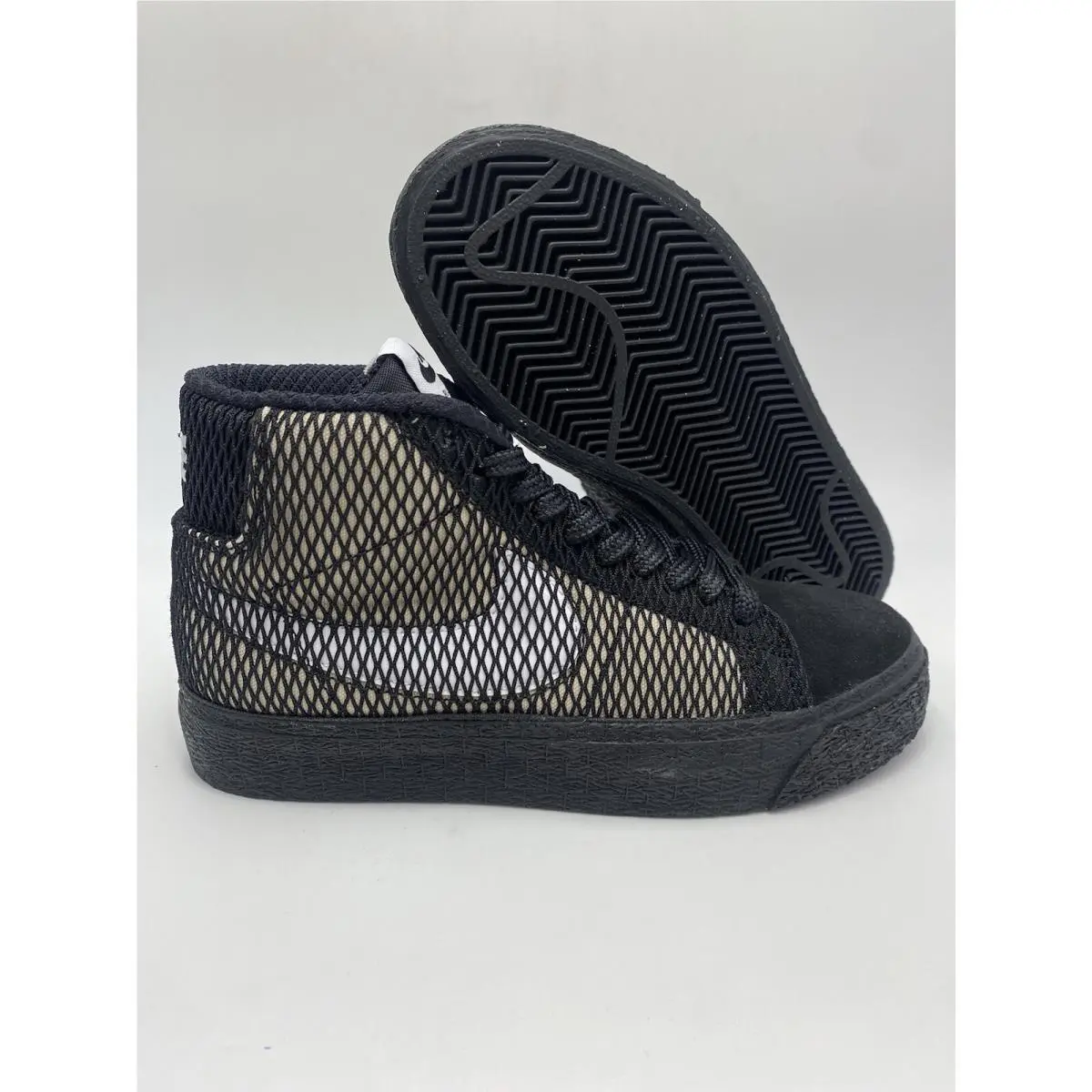 Nike SB Zoom Blazer Mid Prm White Black Shoes FN6038 100 Men`s Size 4.5
