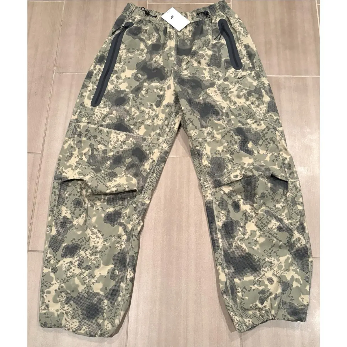 Nike Tech Dri-fit Woven Camo Oversized Fit Green Black Pants Mens Sz S HV097-210