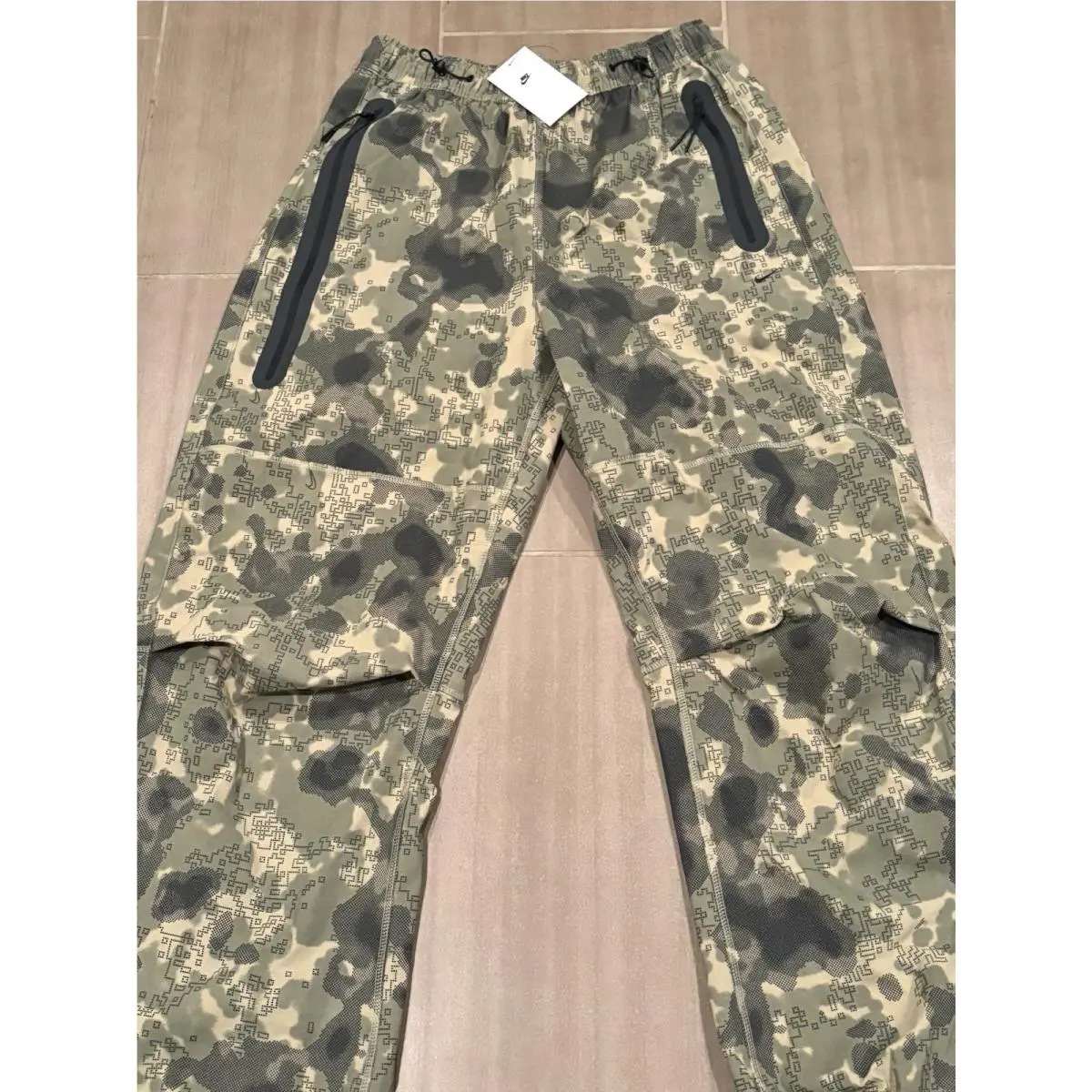Nike clothing - Nike Tech Dri-FIT Woven Pants - HV0972-210 - Green, Manufacturer: Neutral Olive/Black 1
