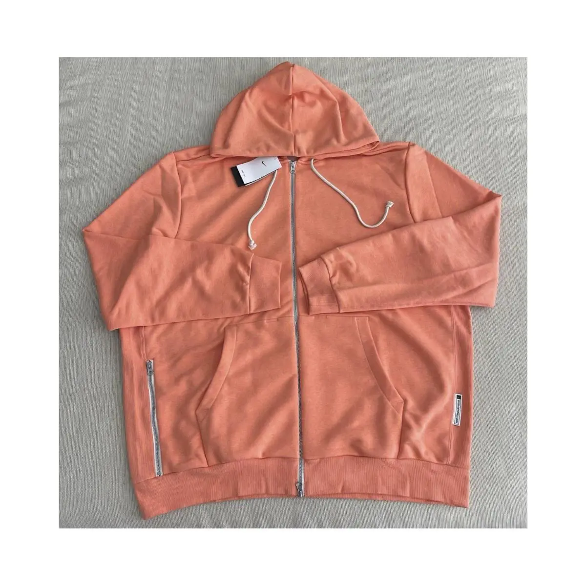 Nike clothing - Light Wild Mango 9