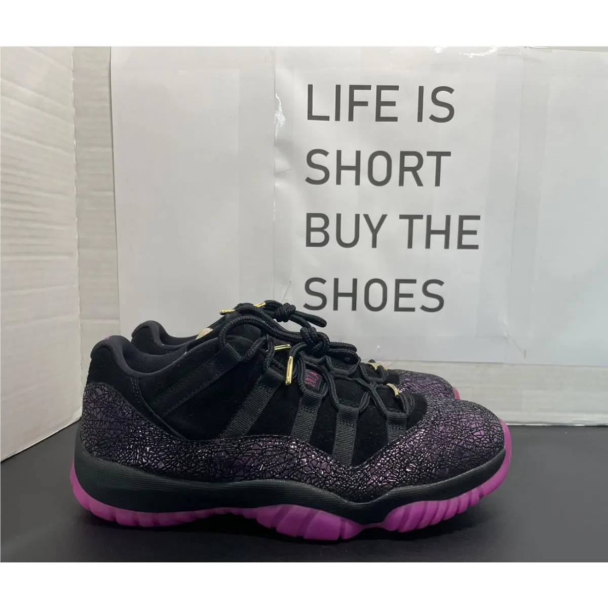 Nike Air Jordan 11 Rtr L Think Rook to Queen Fuchsia AR5149-005 Women`s Size 9