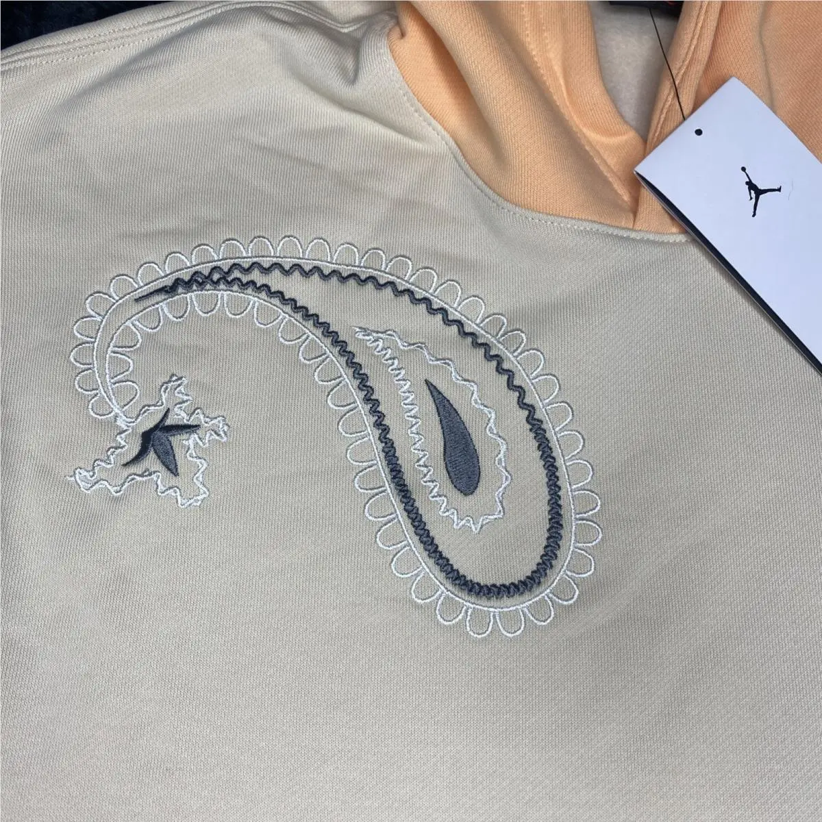 Nike clothing - DO2503-235 - DO2503-235 - Beige (UPC: 0195867856072) 4