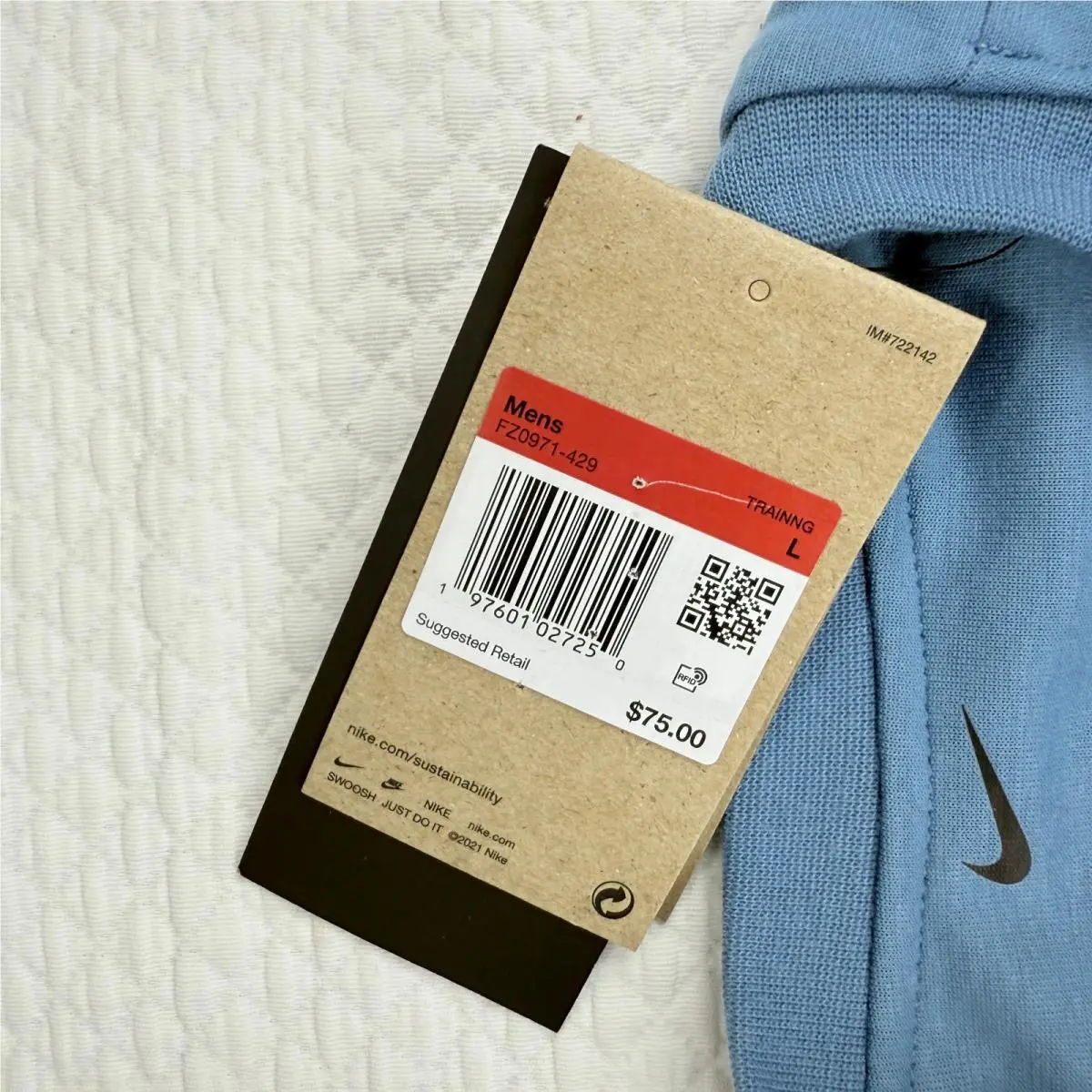 Nike clothing - Blue (UPC: 197601027250) 8
