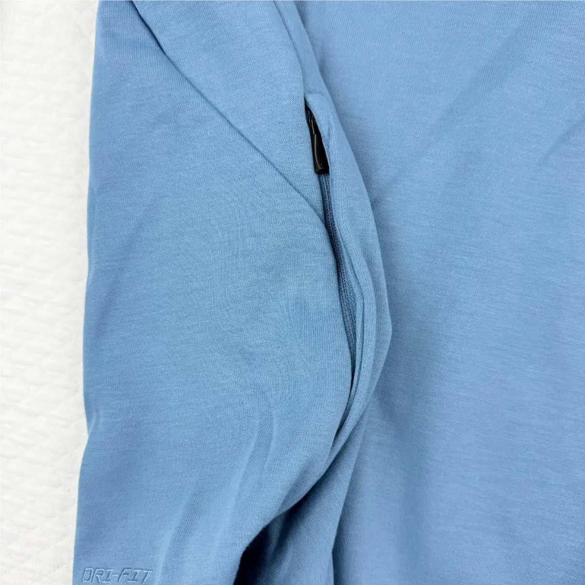 Nike clothing - Blue (UPC: 197601027250) 3