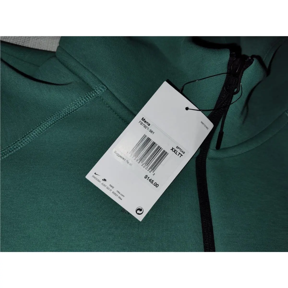 Nike clothing - Green (UPC: 197593320322) 1