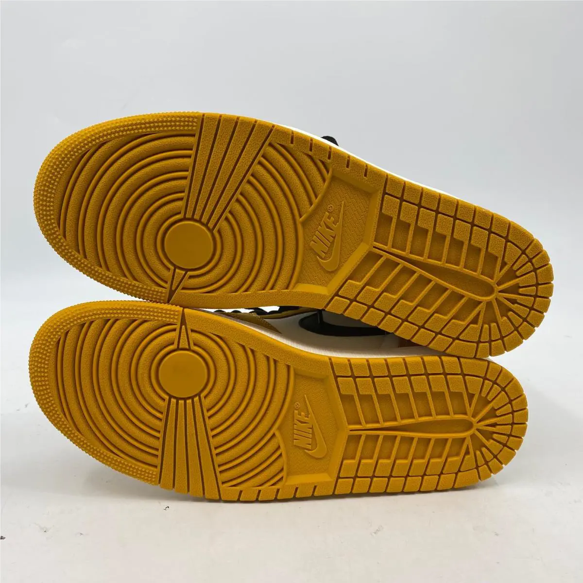 Nike shoes - Yellow 4