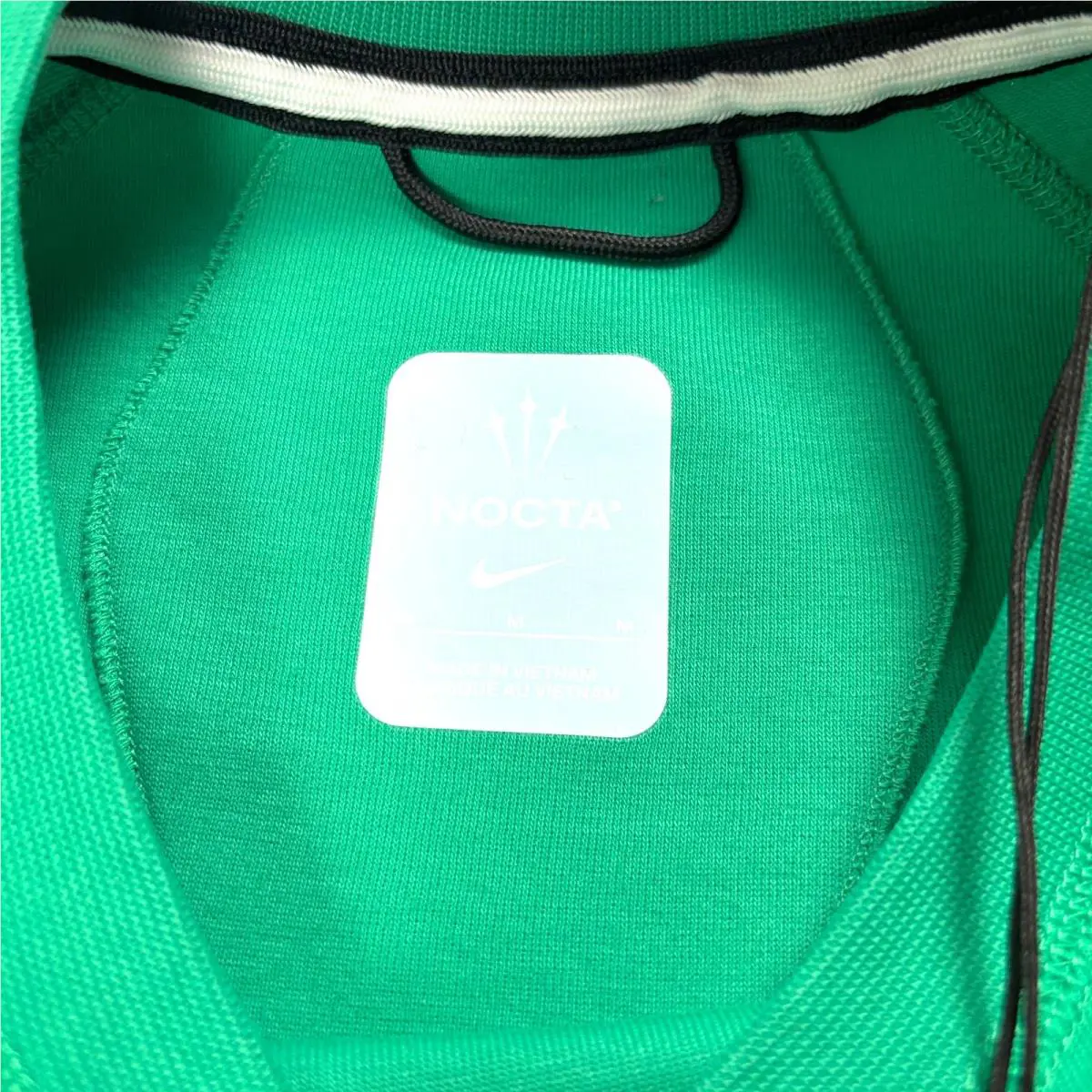 Nike clothing - Green (UPC: 196607428771) 3