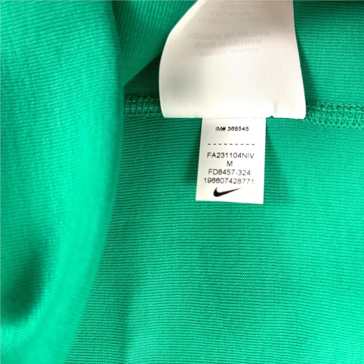 Nike clothing - Green (UPC: 196607428771) 5