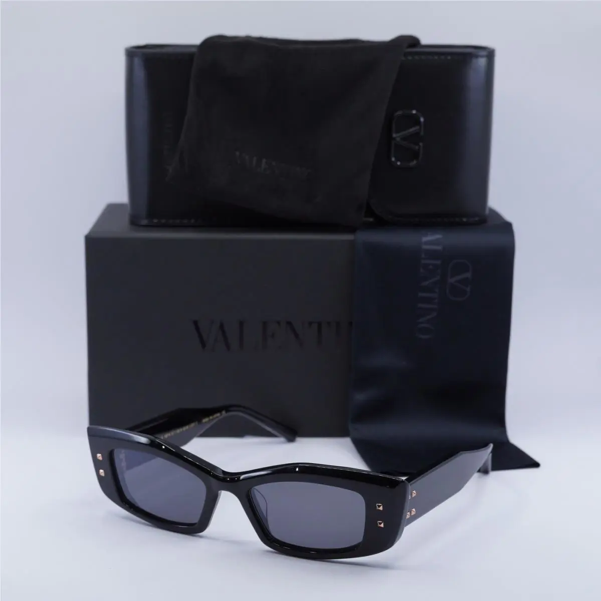 Valentino V-quattro VLS-109A Shiny Black/grey 52-18-145 Sunglasses