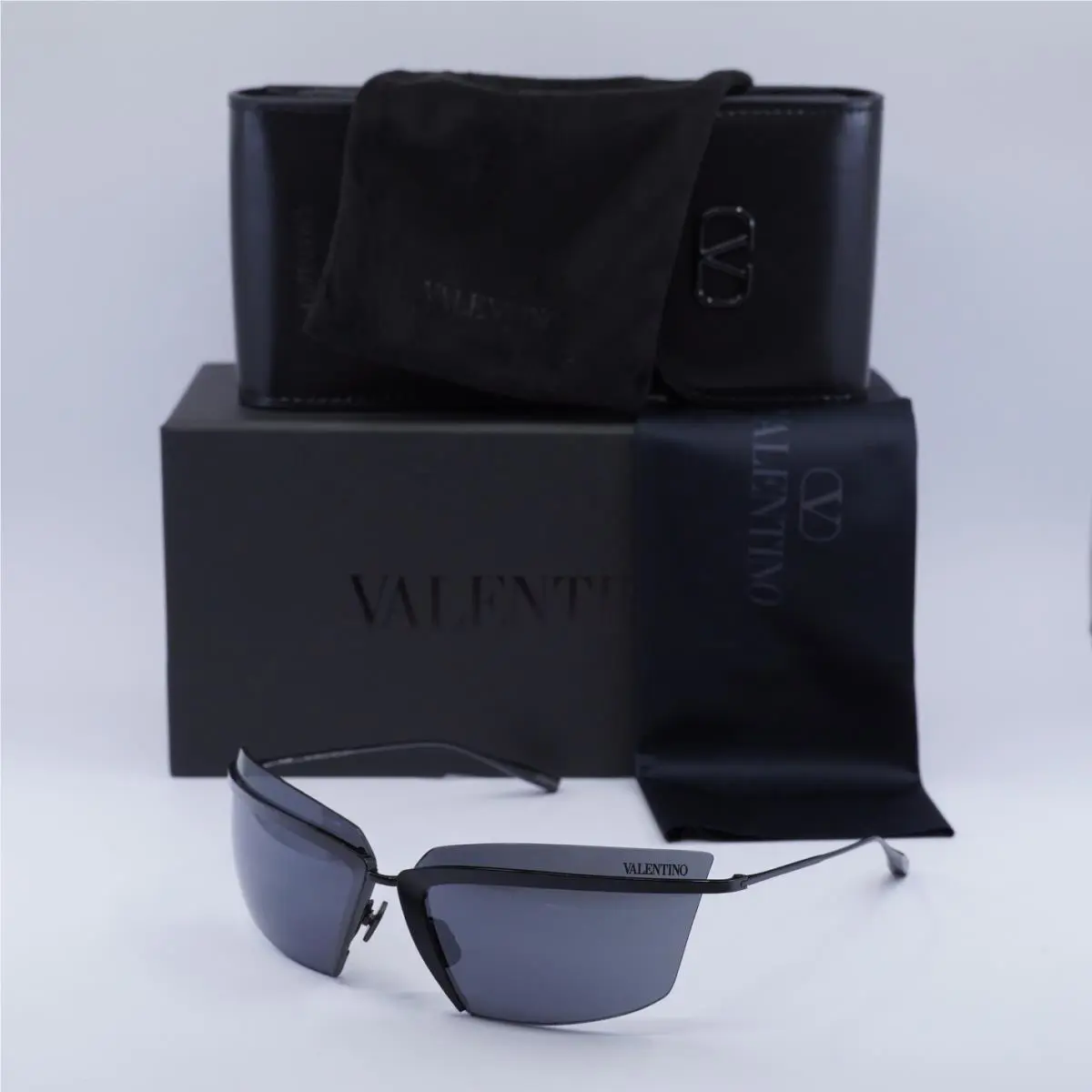 Valentino V-lure VLS-130A Shiny Black/grey AR 67-10-122 Sunglasses