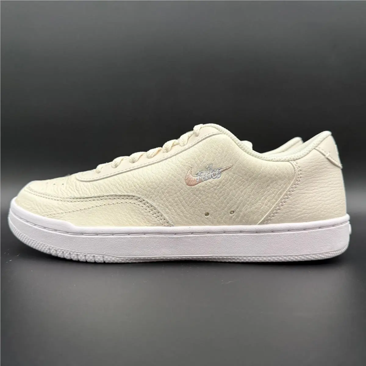 Nike shoes - Nike Court Vintage - Court Vintage - CW1067-101 - Ivory, Manufacturer: Pale Ivory/Aura/Washed Coral 8