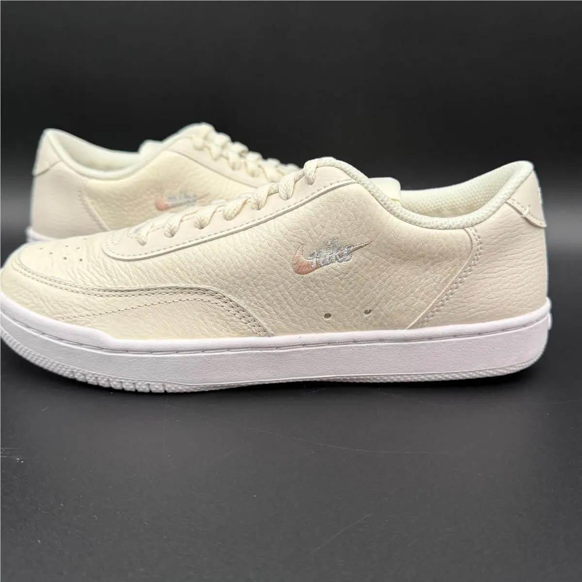 Nike shoes - Nike Court Vintage - Court Vintage - CW1067-101 - Ivory, Manufacturer: Pale Ivory/Aura/Washed Coral 13