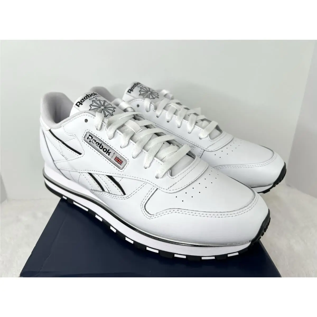 Reebok shoes - Reebok Classic Leather Clip - Classic Leather Clip - 100202357 - White, Black, Grey 5