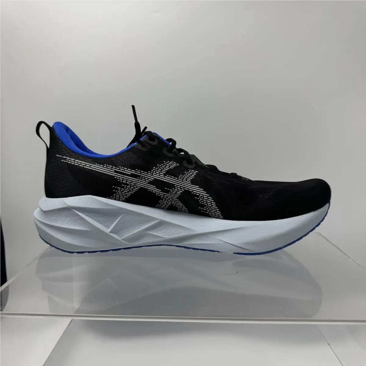 Asics shoes - Asics Novsblast 5 - Novsblast - 1011b974 - Black 1