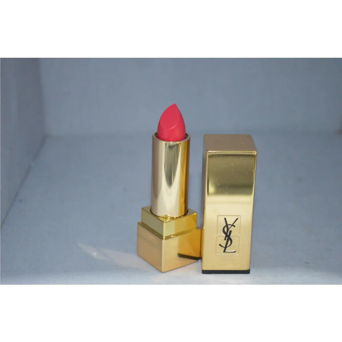 Yves Saint Laurent Rouge Pur Couture 77 .13oz Sans Box