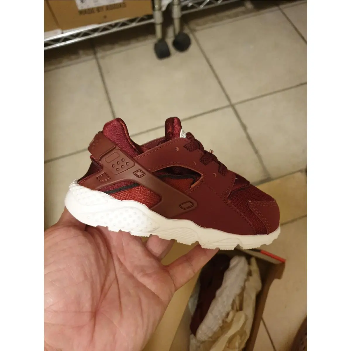 Nike shoes - Nike Huarache Run - Huarache Run - 704950-602 - Red, Manufacturer: Maroon 0