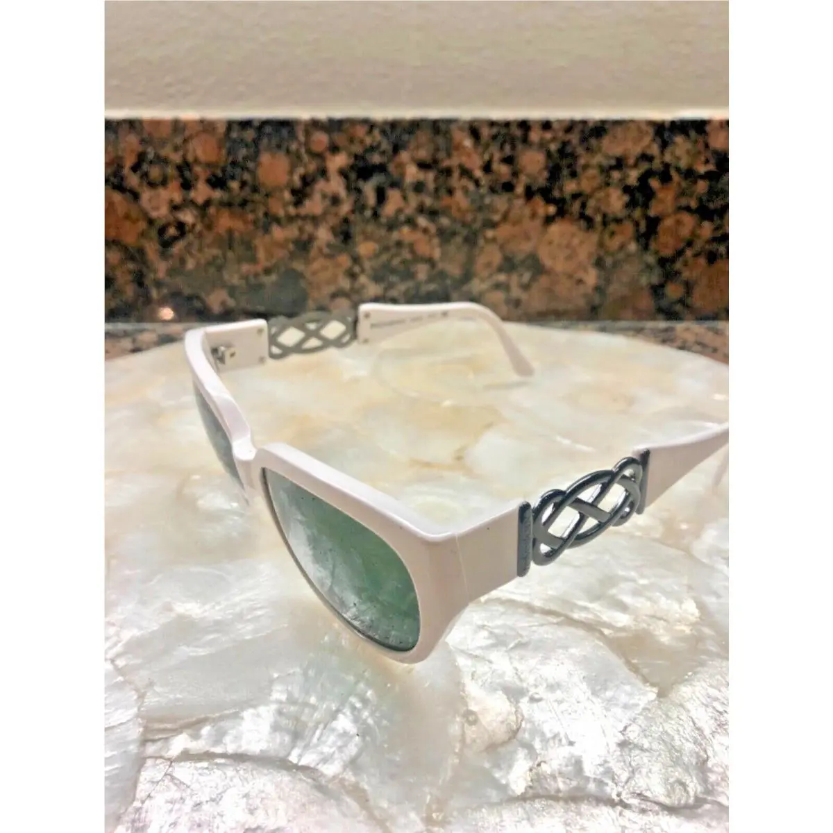 White Mod 6552 Y555 140 1970`s 80`s Vintage Sunglasses by Yves Saint Laurent