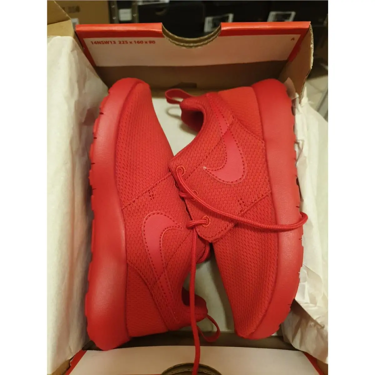 Nike Boys Roshe One PS 749427-606 Triple Red Lace Up Sneaker Shoes Size 3Y