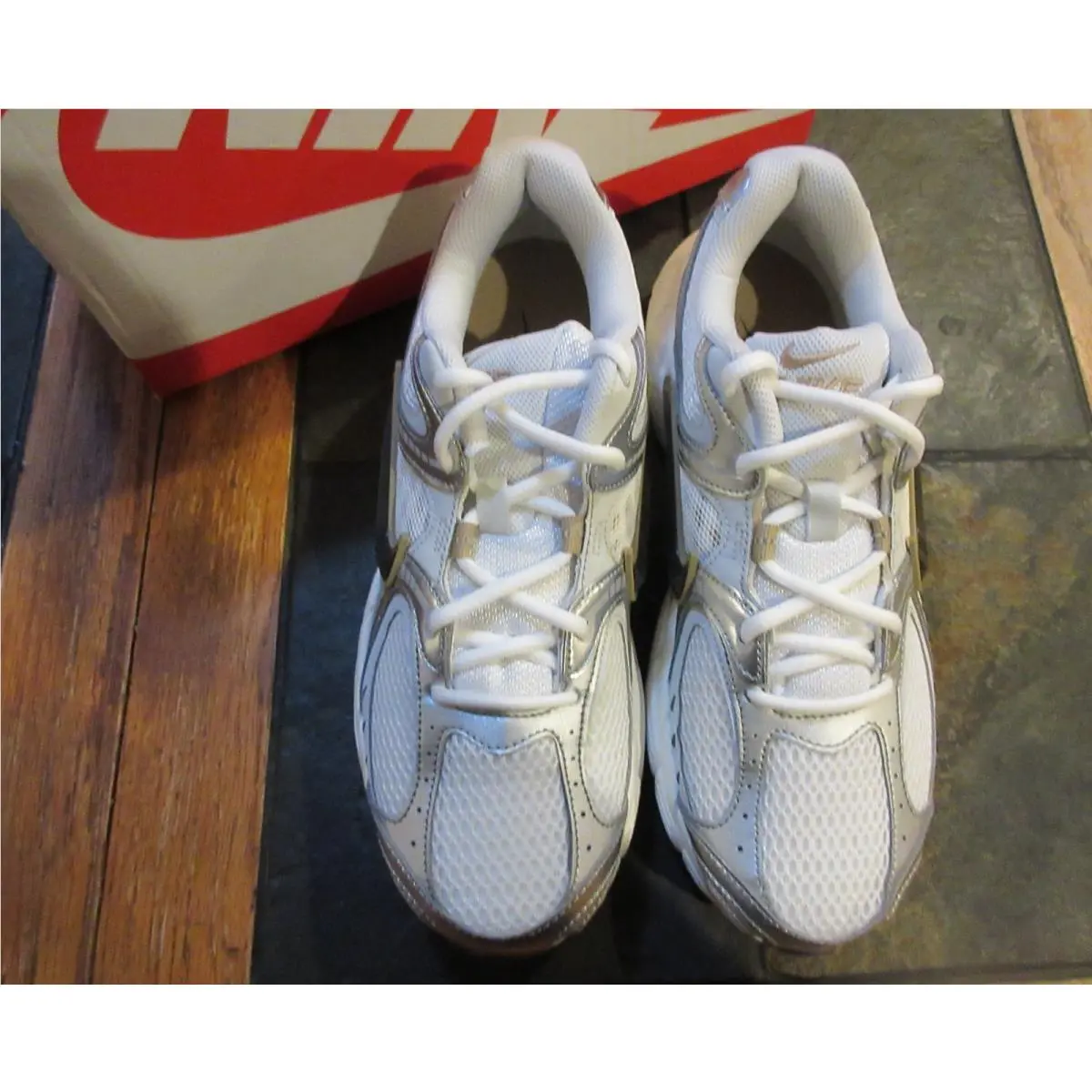 Nike shoes - Nike V5 RNR - RNR - HJ5228-102 - White 0