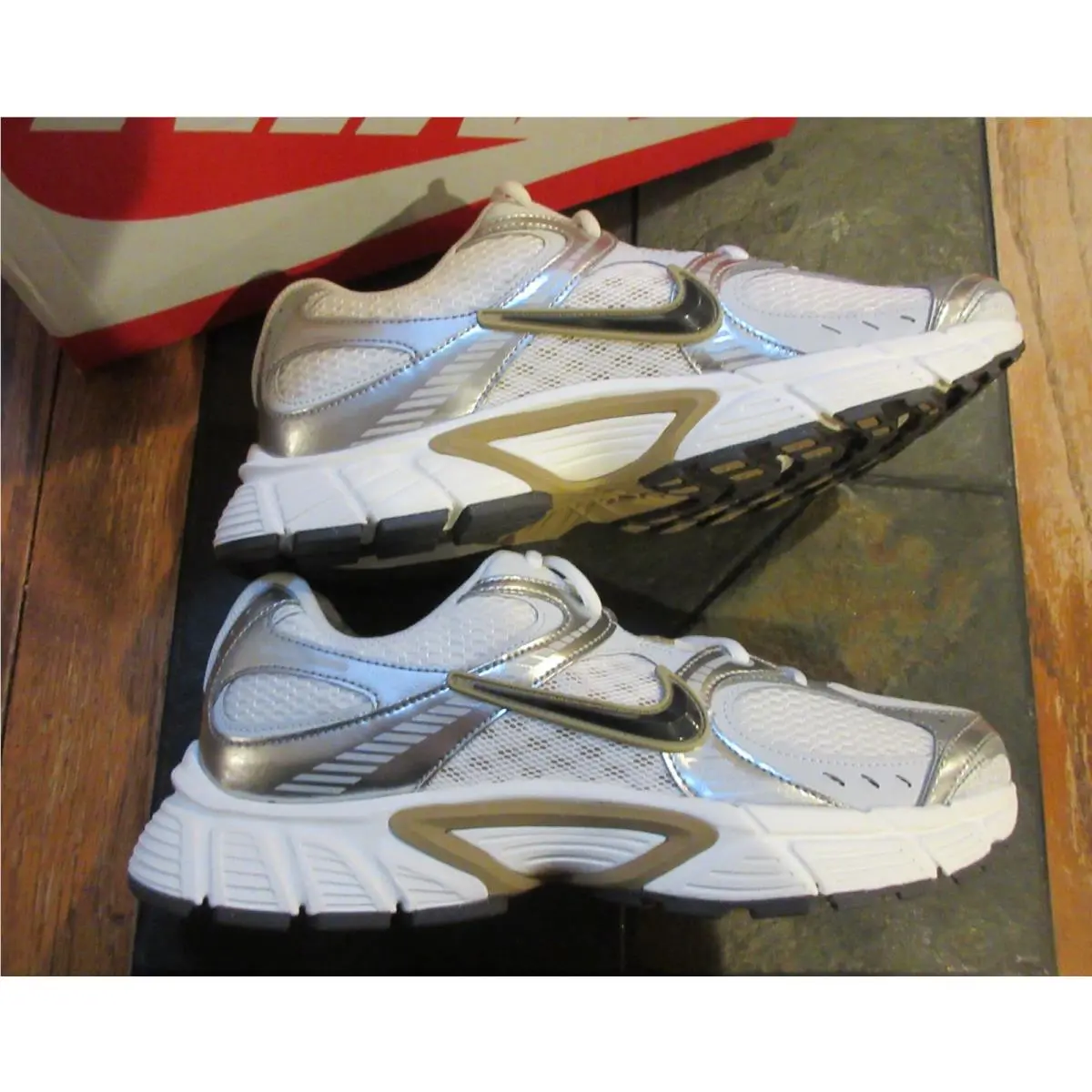 Nike shoes - Nike V5 RNR - RNR - HJ5228-102 - White 2