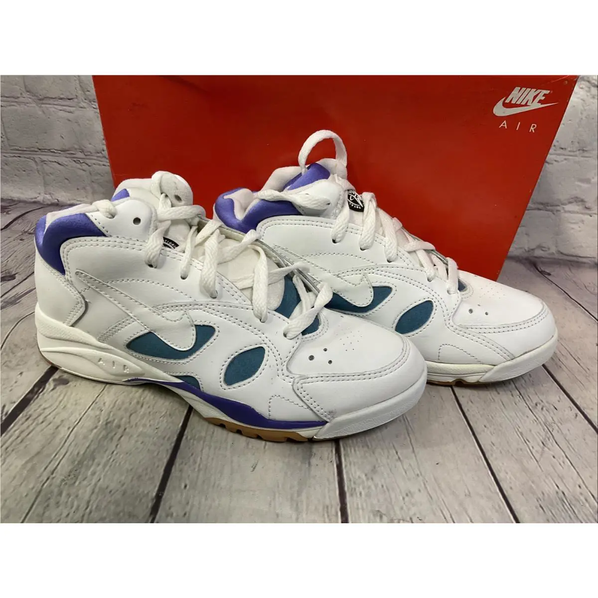 Nike shoes - White 4