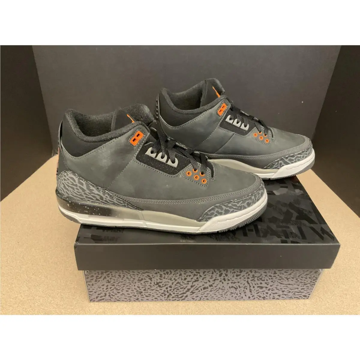 Youth Nike Air Jordan 3 Retro GS Night Stadium Total Orange Shoes. Size 7Y