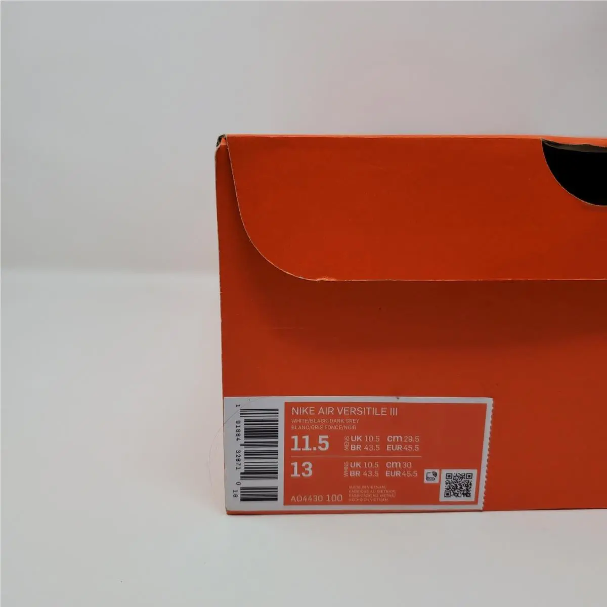 Nike shoes - Nike Air Versitile 3 - Air Versitile - AO4430-100 - Black 8