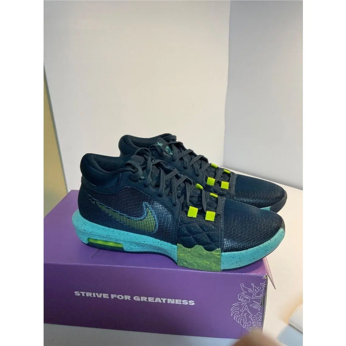 Nike shoes - LeBron Witness VIII - LeBron Witness VIII - Black 1