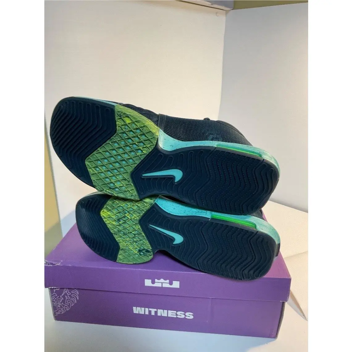 Nike shoes - LeBron Witness VIII - LeBron Witness VIII - Black 4