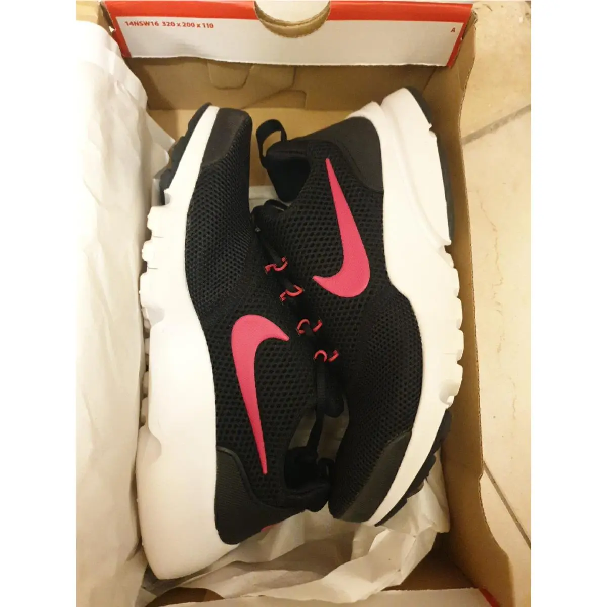 Nike Presto Fly Big Kids 913967-001 Black Pink White Athletic Shoes Size 7Y
