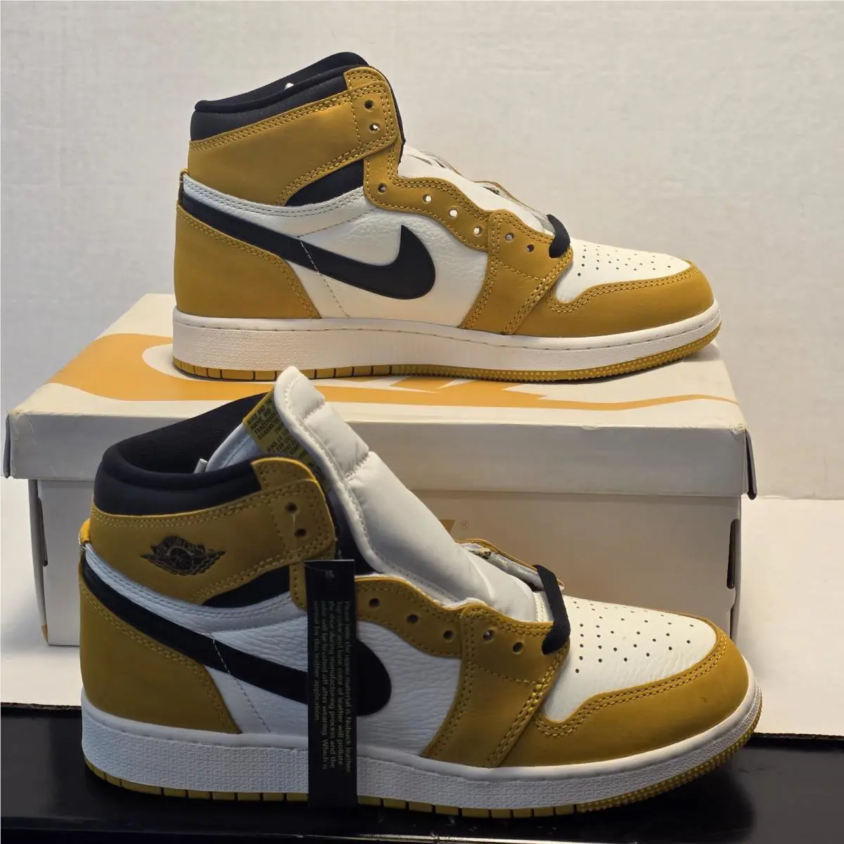 Nike shoes - Air Jordan 1 - Air - Yellow 0